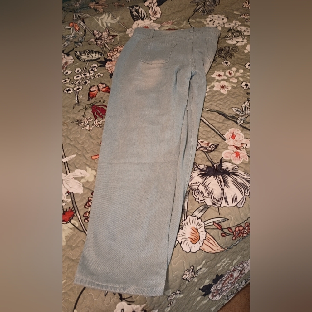 🆕 Women's Light Wash Blue Jeans